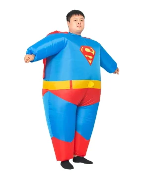 Aufblasbares Superman-Kostüm.
